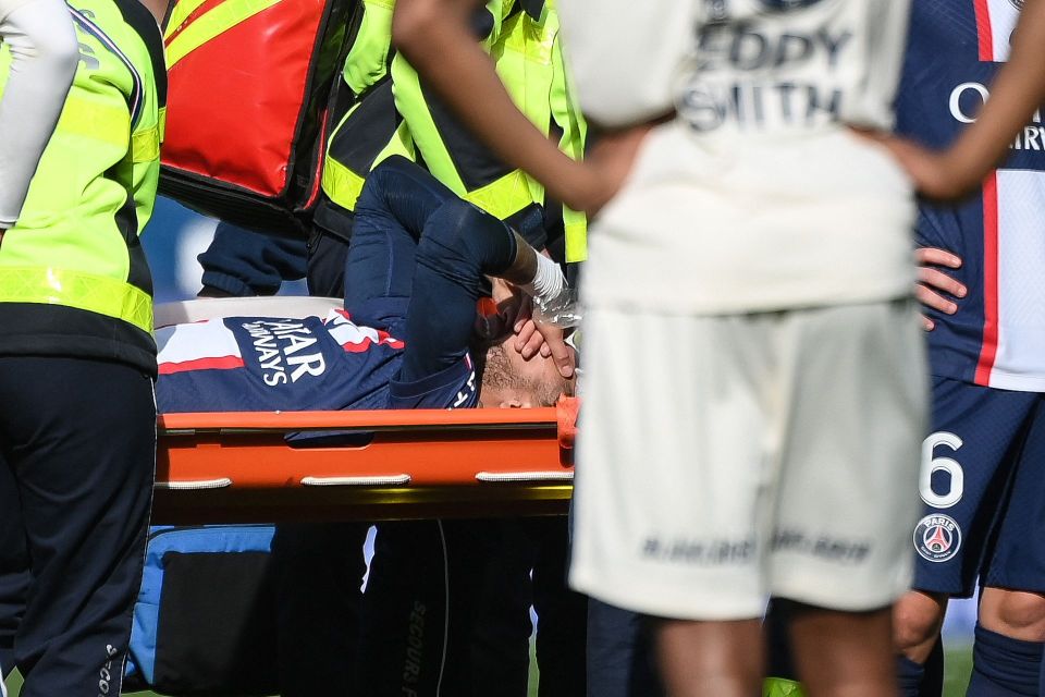 Neymar writhed in agony after twisting his ankle