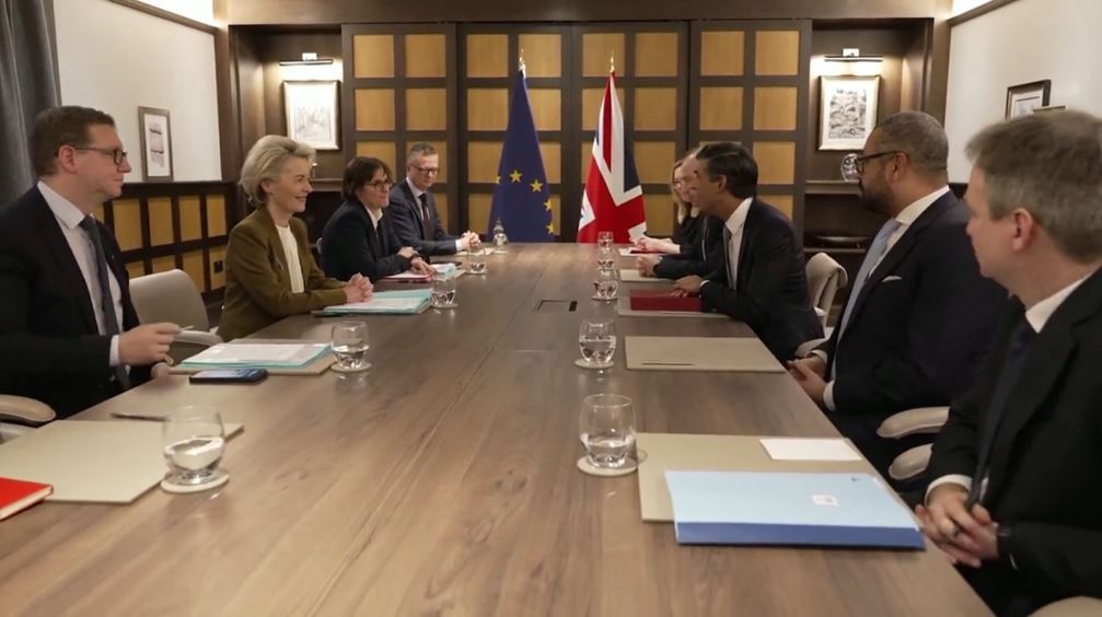 EU and UK negotiating teams finalise details of the Brexit deal