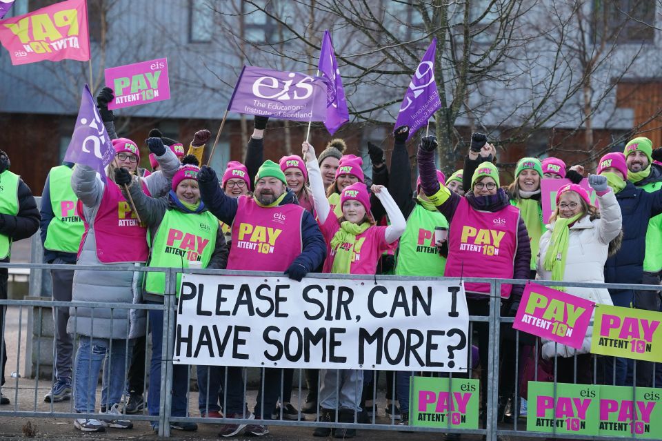 120,000 teachers are expected to go strike today as schools scramble to cope with the mass walkout