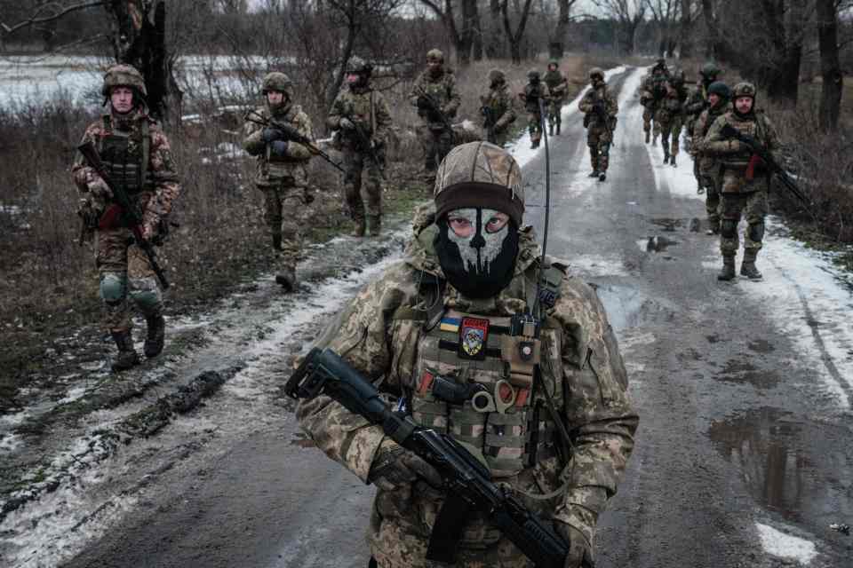 Fierce Ukrainian soldier march towards Donetsk