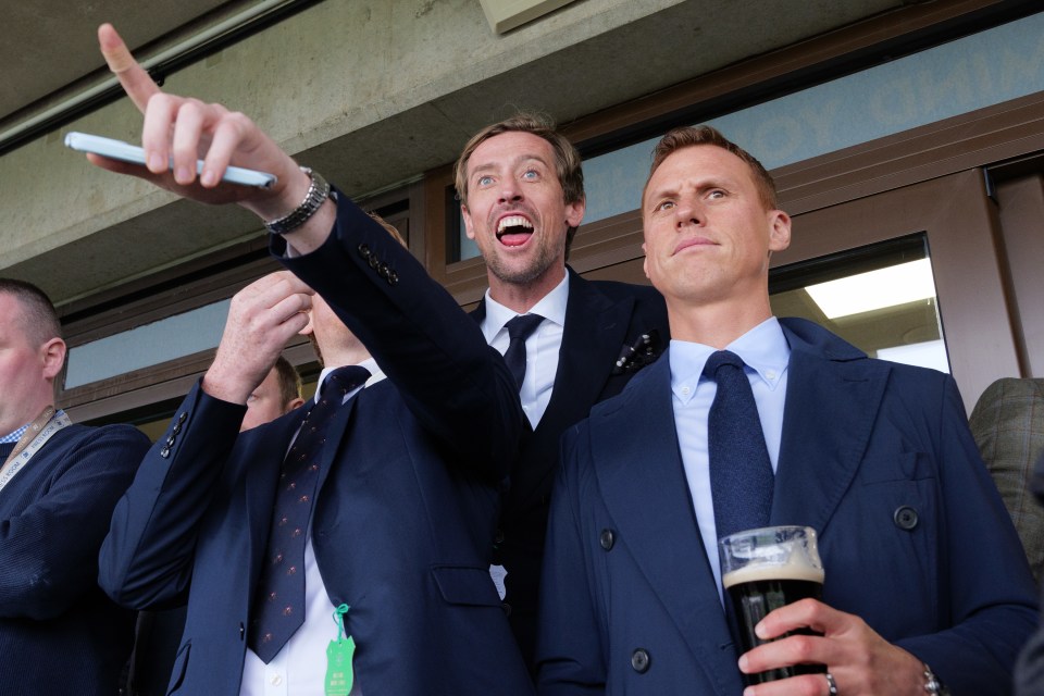 Peter Crouch featured in Paddy Power’s advert to promote its festival involvement