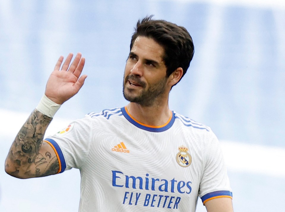 Former Real Madrid star Isco is unemployed and training on his own at home