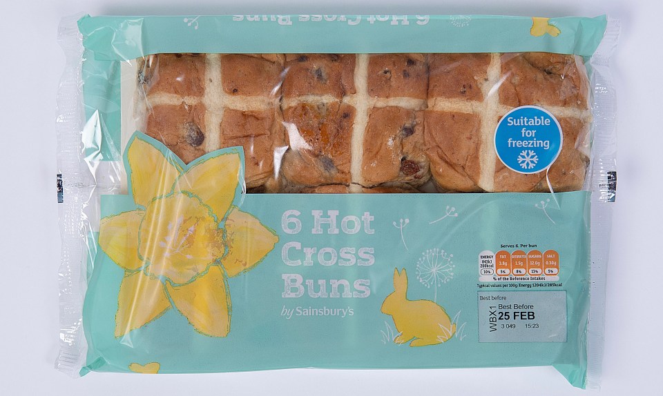 These Sainsburys buns have a good amount of currants although not very much fruit peel in the mix