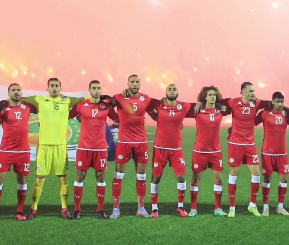 Hannibal Mejbri revealed an incredible fireworks display from Tunisia fans