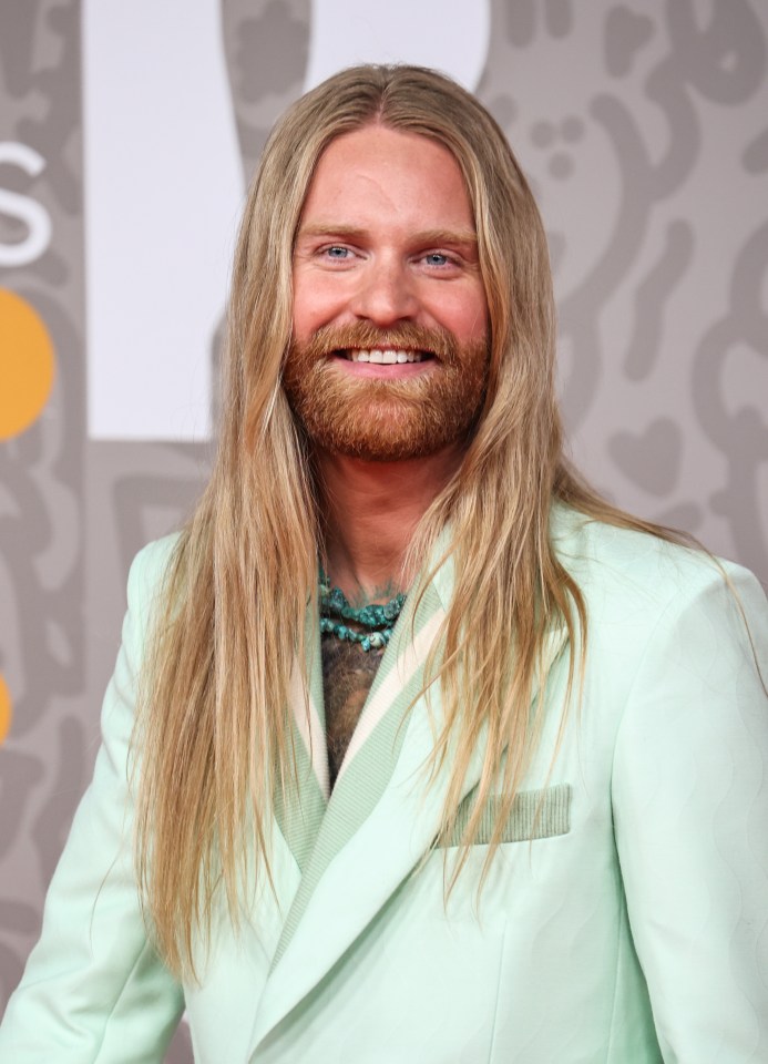 Sam Ryder was left mortified when his locks got tangled in Taylor Swift's earring