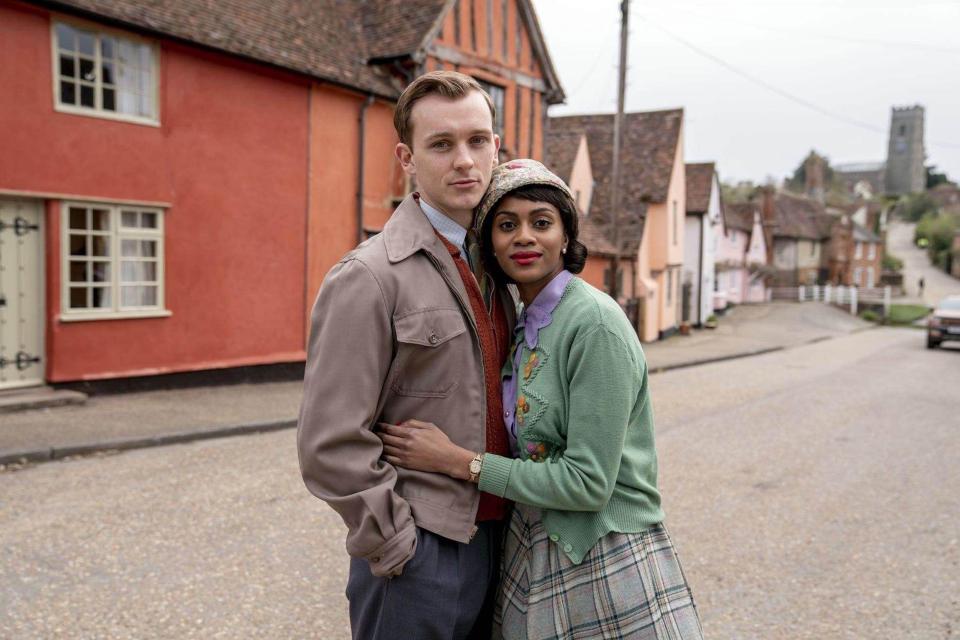 Harry Lawtey as Robert Blakiston and Nia Deacon as Joy Sanderling in Magpie Murders