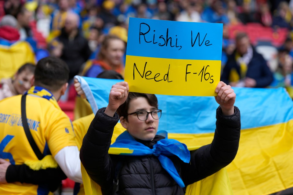 An Ukrainian fan makes a plea to PM Rishi Sunak