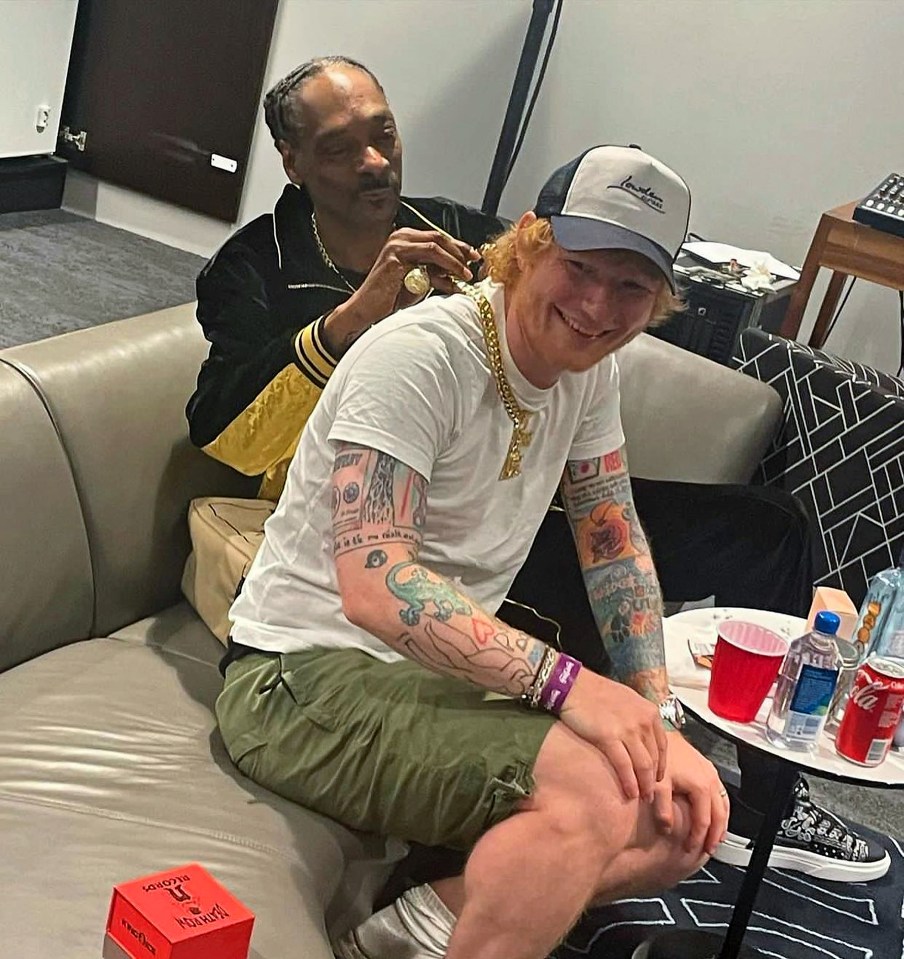 Snoop Dogg gave Ed Sheeran a chunky gold chain