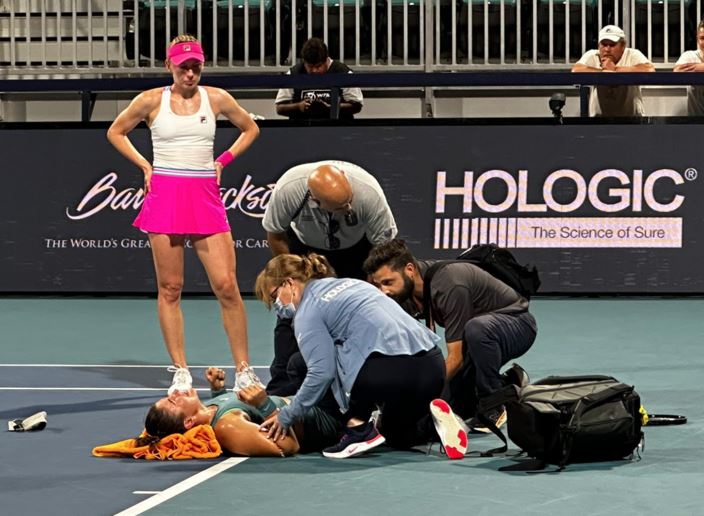 Bianca Andreescu was left in terrible pain on the floor as her opponent Ekaterina Alexandrova watched on