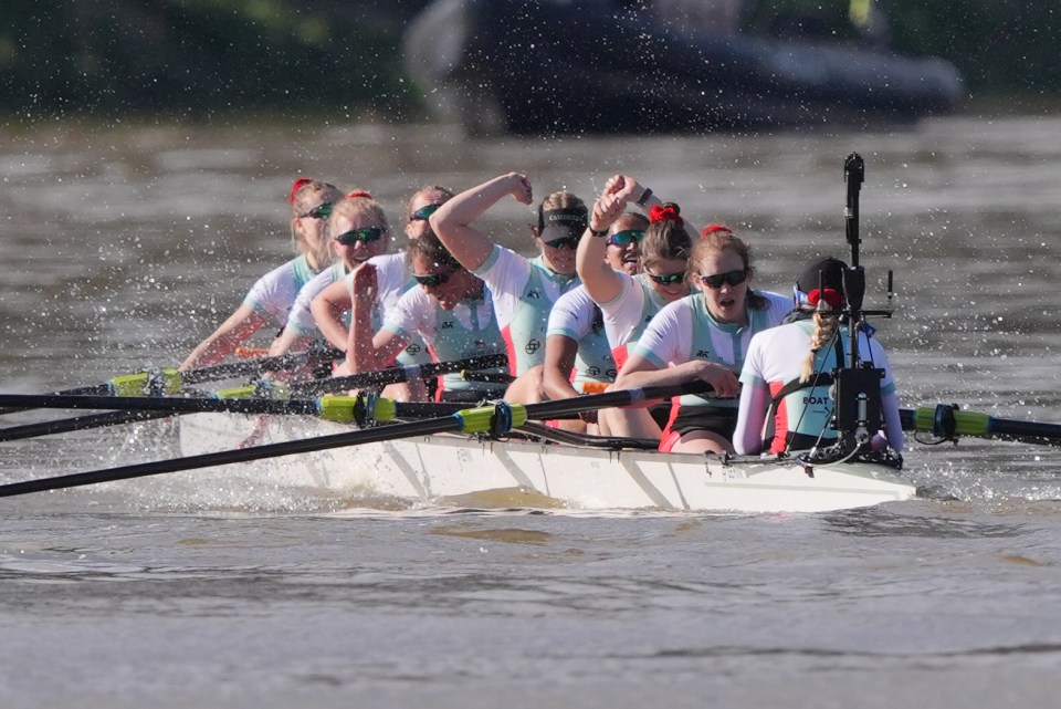 Cambridge won the Women's race for the SEVENTH year in a row