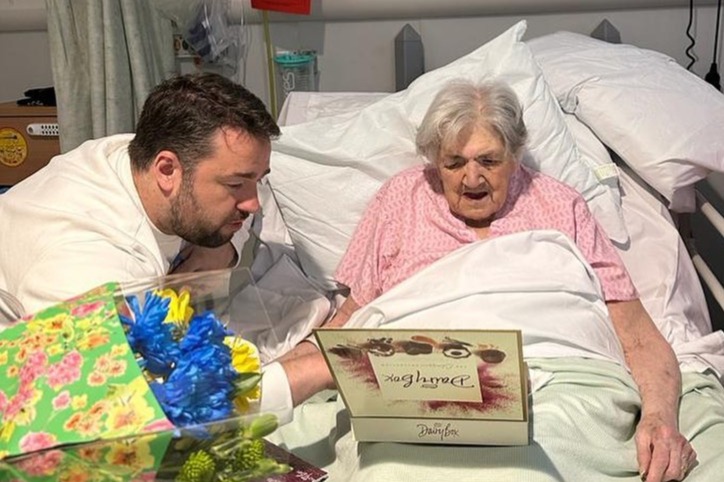 Jason Manford shared his heartbreak after his 99-year-old nan was rushed to hospital