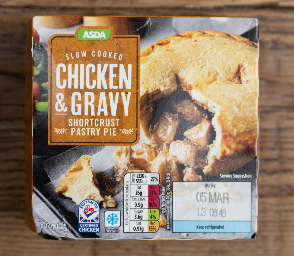 This is a lovely pie and it's not a bad meal for £1.80 - there's plenty of chicken too