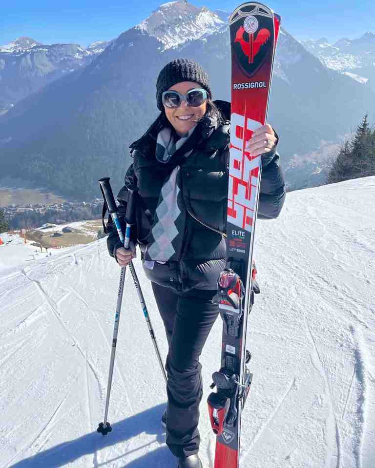 Jessie Wallace showed off her ice on a ski trip after her boyfriend Justin Gallwey popped the question