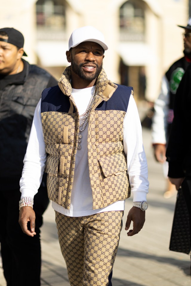 Floyd Mayweather looked stylish in pricey a Gucci outfit