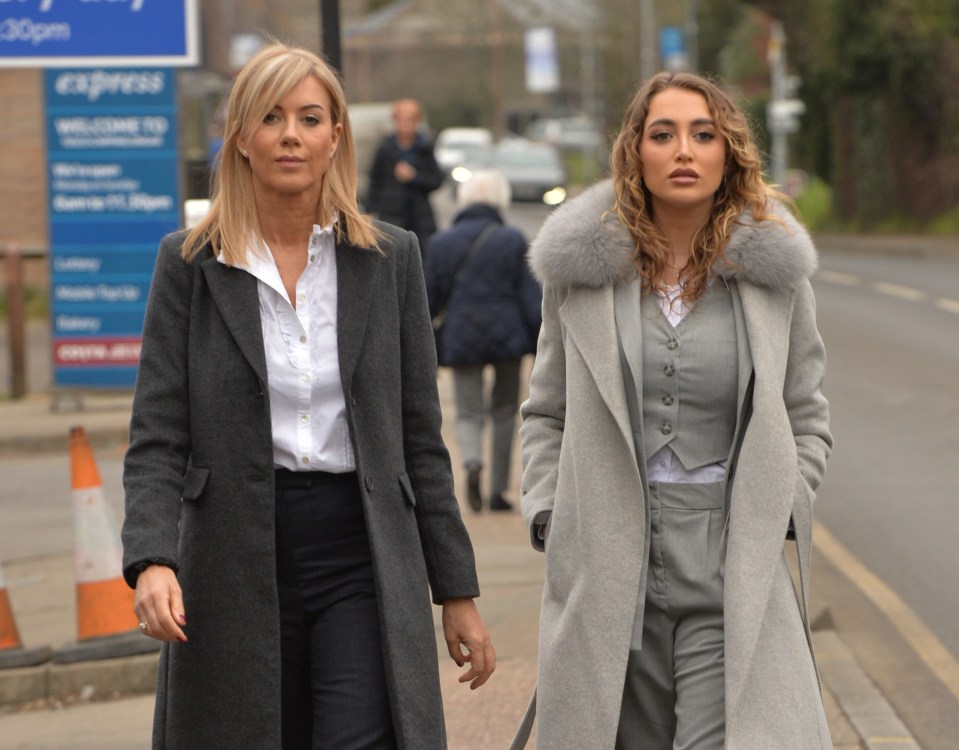 Georgia wore a tailored grey suit as she arrived at court with her mum