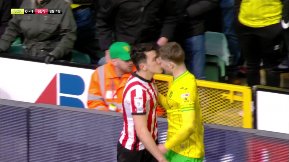 Luke O'Nien planted a kiss on Jacob Sorenson as Sunderland beat Norwich