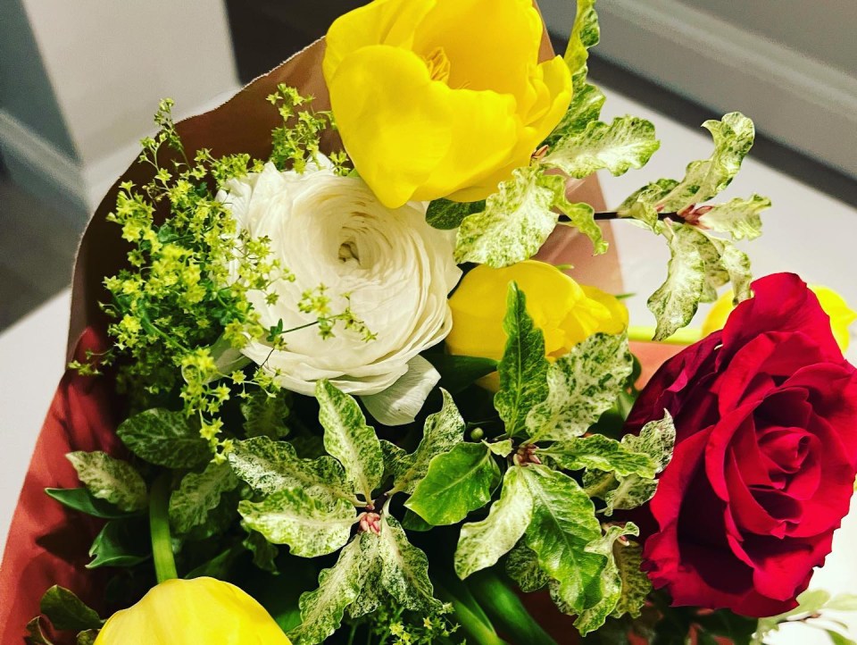 Carol's son Cameron gifted her a bouquet of flowers with a special meaning behind it