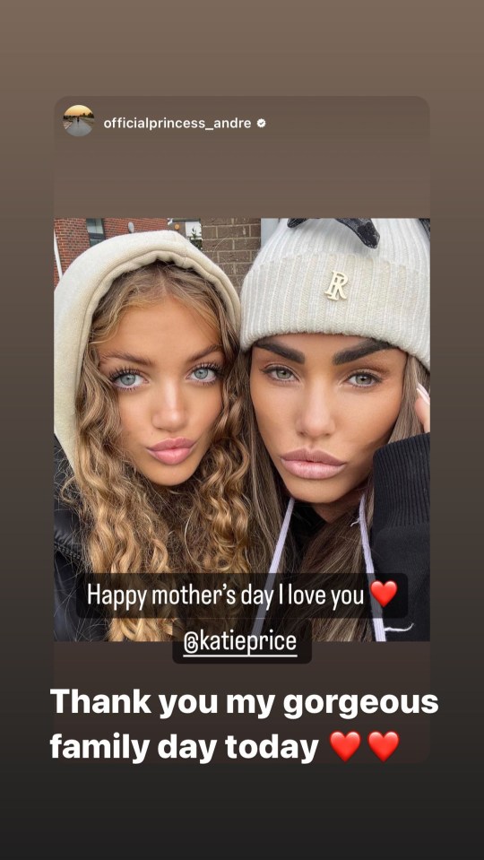 Katie's eldest daughter Princess followed up with a sweet selfie showing the pair pouting