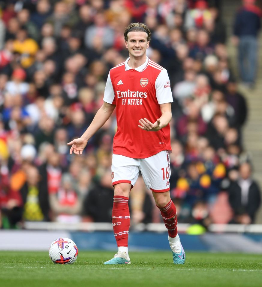 Rob Holding has got himself a healthy-looking full head of hair