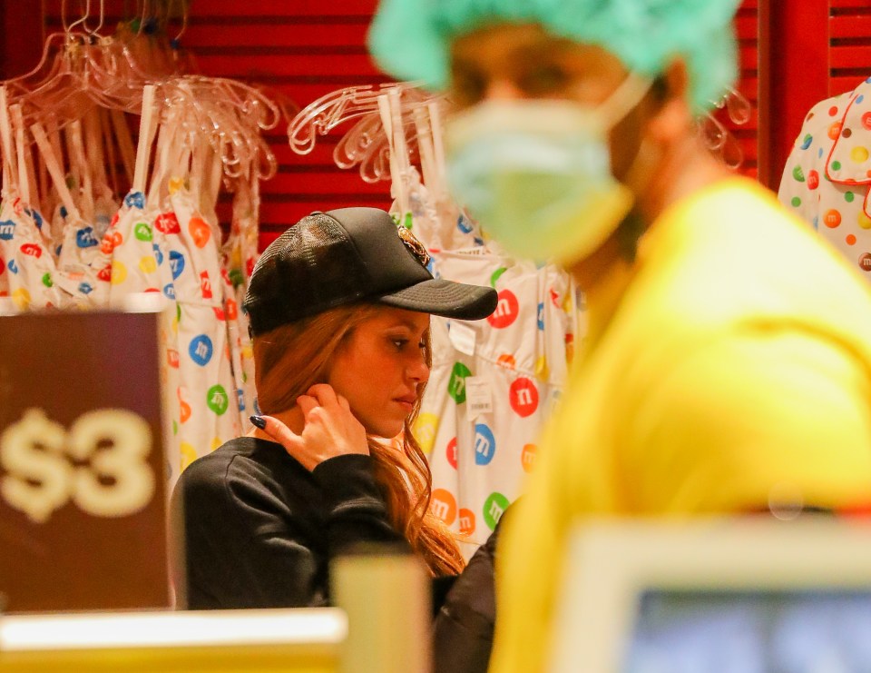 Shakira took her sons to the M&M store during their stay in New York