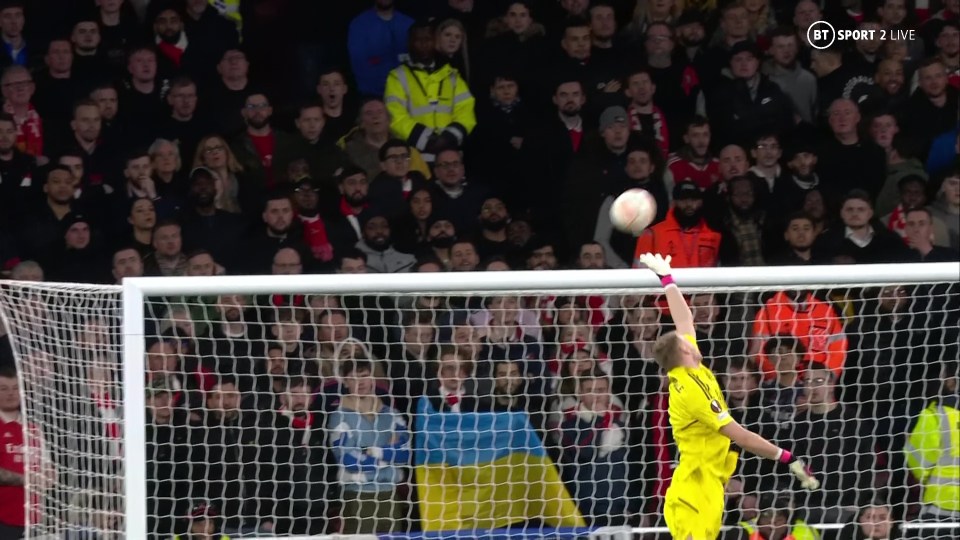 Stunning Aaron Ramsdale and the Emirates crowd