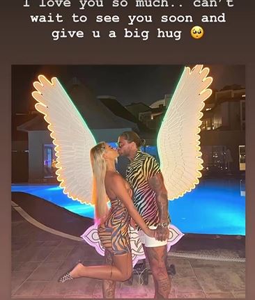 Stephen Bear's girlfriend Jessica Smith shared a snap of them kissing to show her support