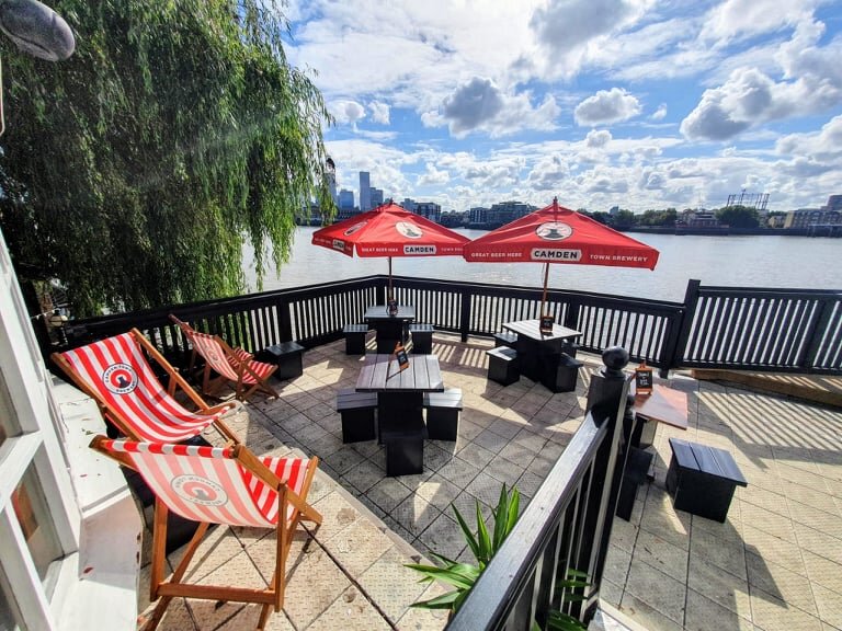 It also has some shady beer garden areas overlooking the Thames