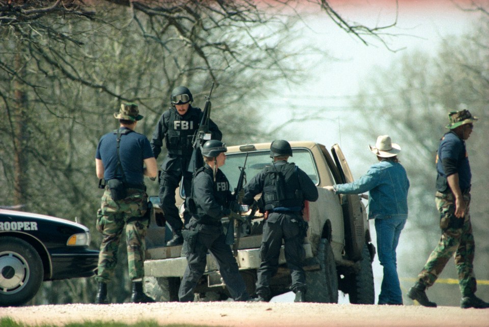 FBI gunmen arrive at the compound