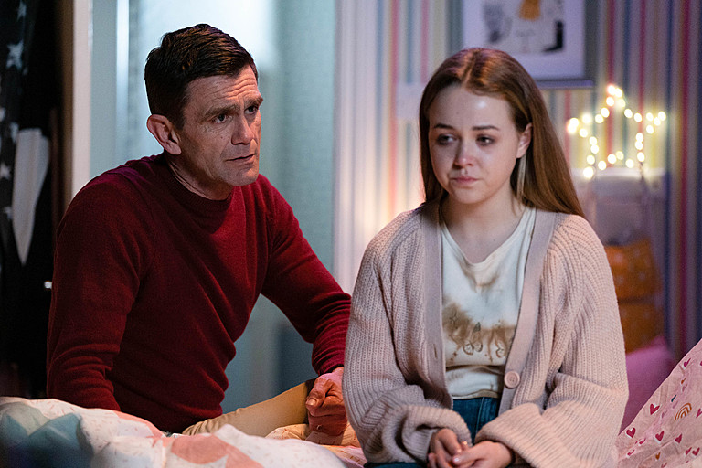 Roxy returns as part of her daughter Amy's current storyline