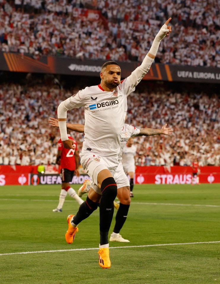 Youssef En-Nesyri opened the scoring for Sevilla