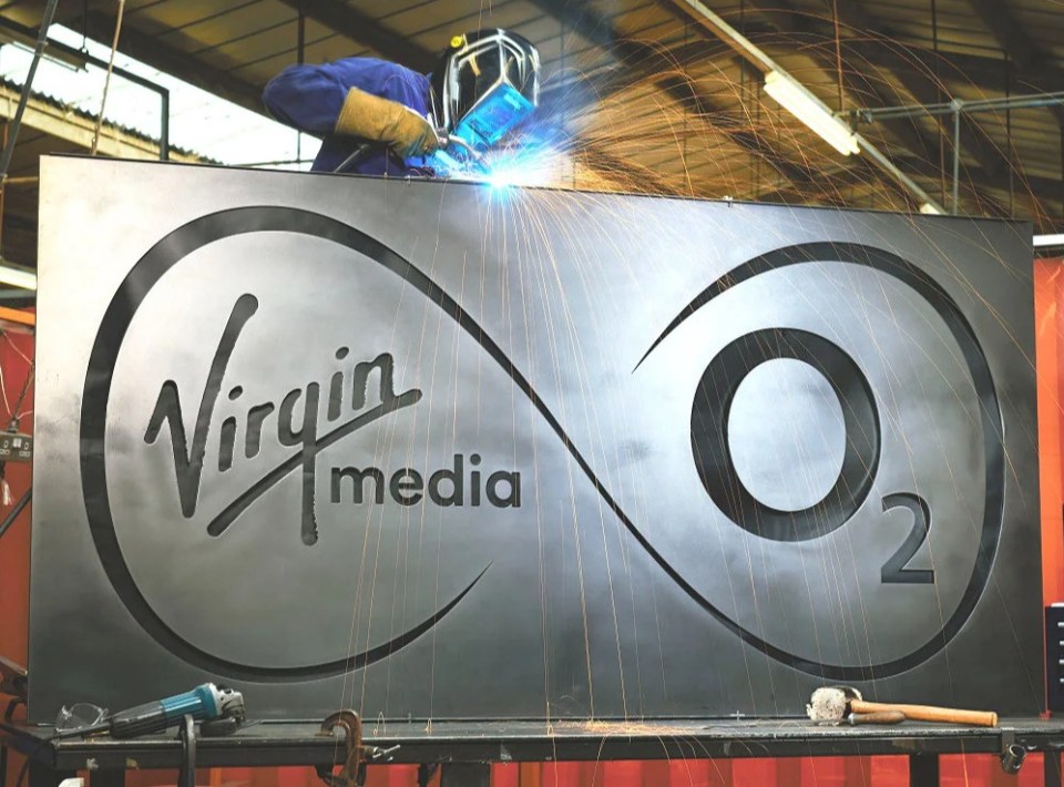 Virgin Media began offering customers with selected packages a free Wi-Fi booster