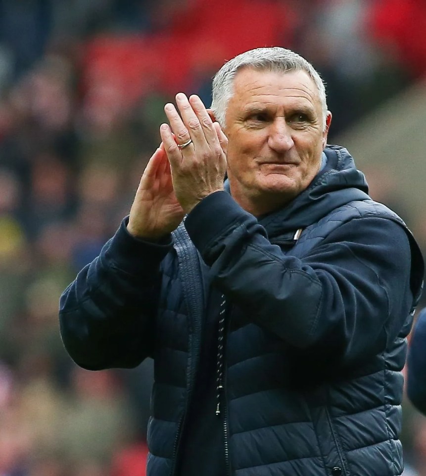 Tony Mowbray celebrates Sunderland's draw