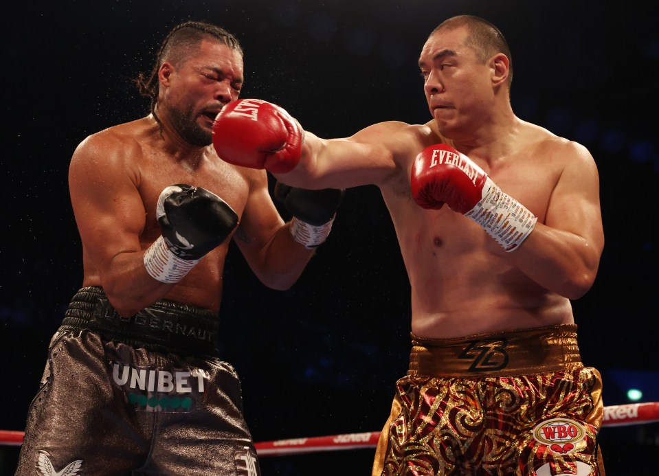 Joe Joyce lost to Zhilei Zhang in six rounds