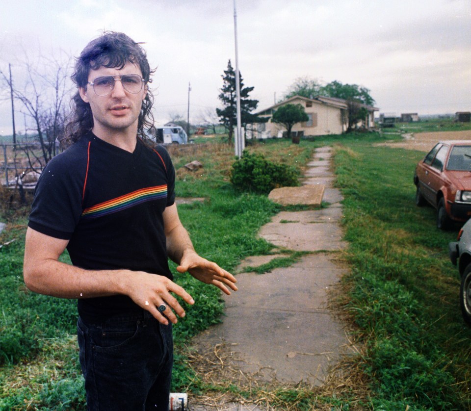 Cult leader David at the Waco compound in 1988