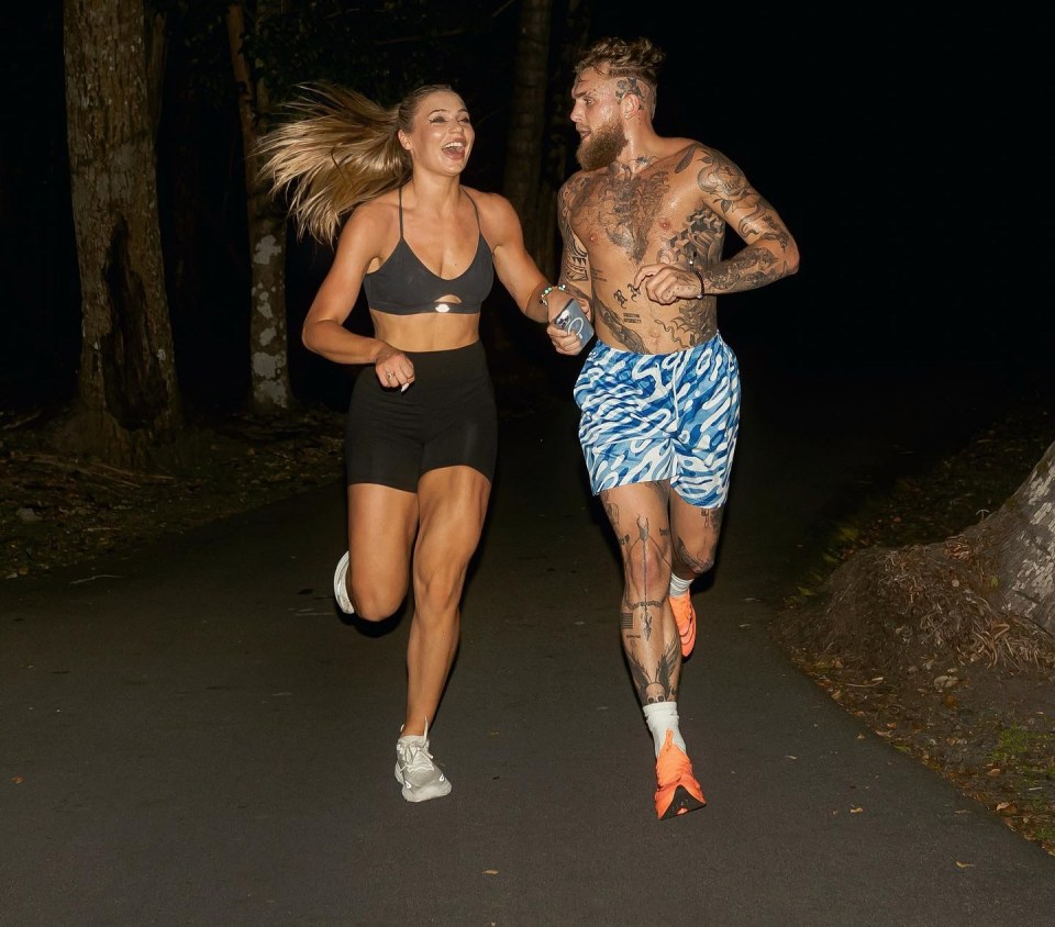 Jutta Leerdam on a run with Jake Paul