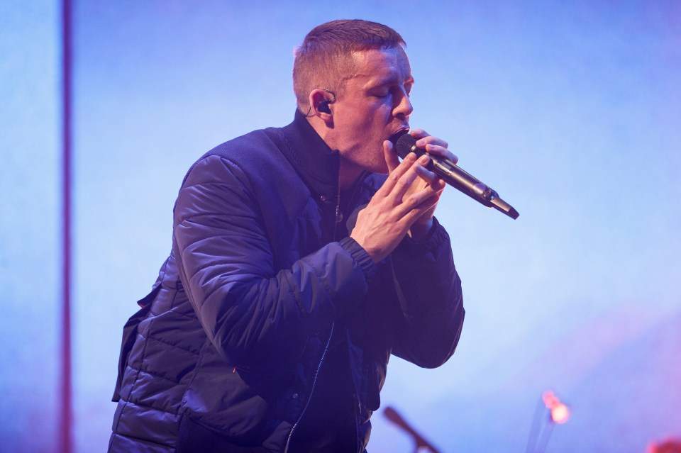 LONDON, ENGLAND - APRIL 14: Dermot Kennedy performs at The O2 Arena on April 14, 2023 in London, England. (Photo by Burak Cingi/Redferns)