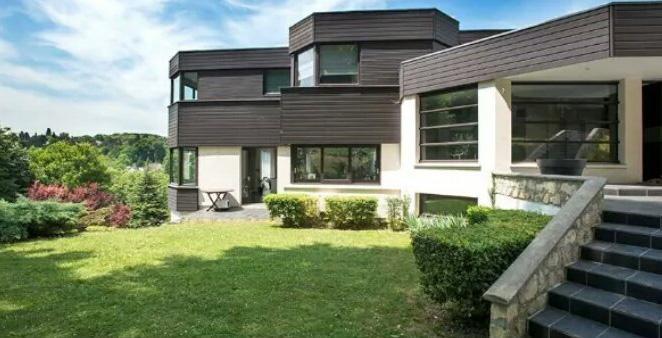 When he's in Paris, Neymar lives in this £7million property