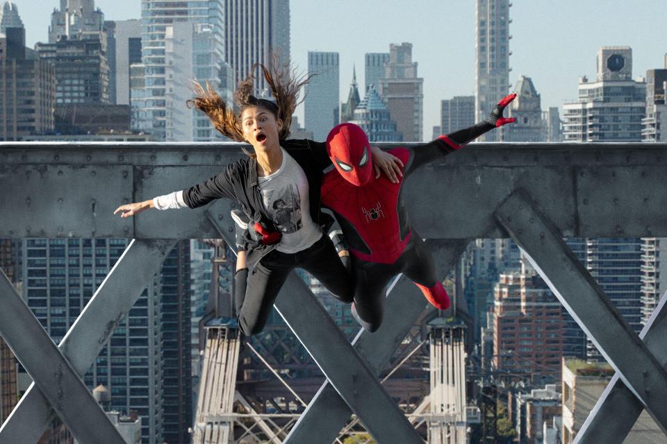 The real-life couple play lovebirds Spider-Man/Peter Parker and MJ in Spider-Man