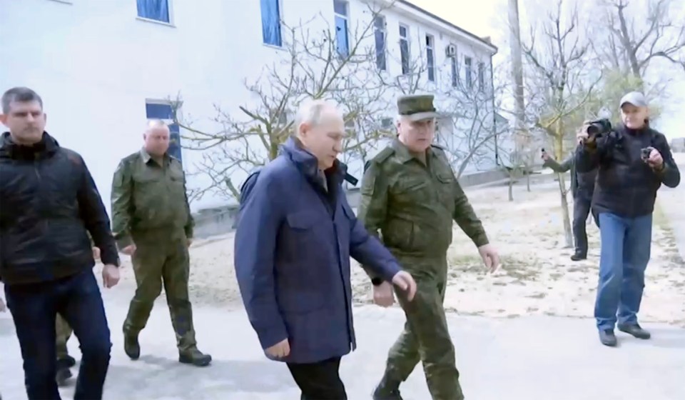 Putin has made a surprise visit to eastern Ukraine