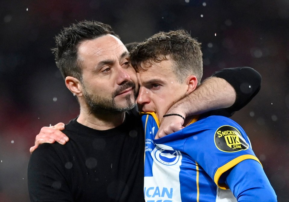 Soccer Football - FA Cup - Semi Final - Brighton & Hove Albion v Manchester United - Wembley Stadium, London, Britain - April 23, 2023 Brighton & Hove Albion's Solly March and manager Roberto De Zerbi look dejected after losing the penalty shootout REUTERS/Toby Melville