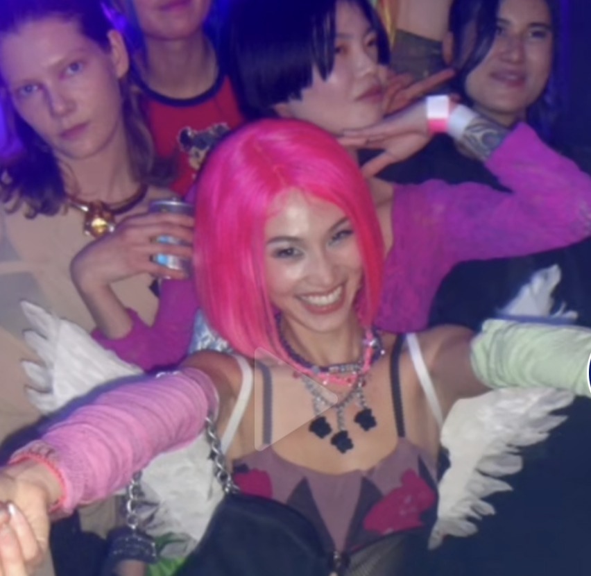 Kiko partied in a pink wig before meeting up with old flame Harry