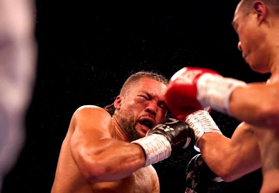 Joe Joyce took a pasting in his Copper Box clash with Zhilei Zhang lastweek