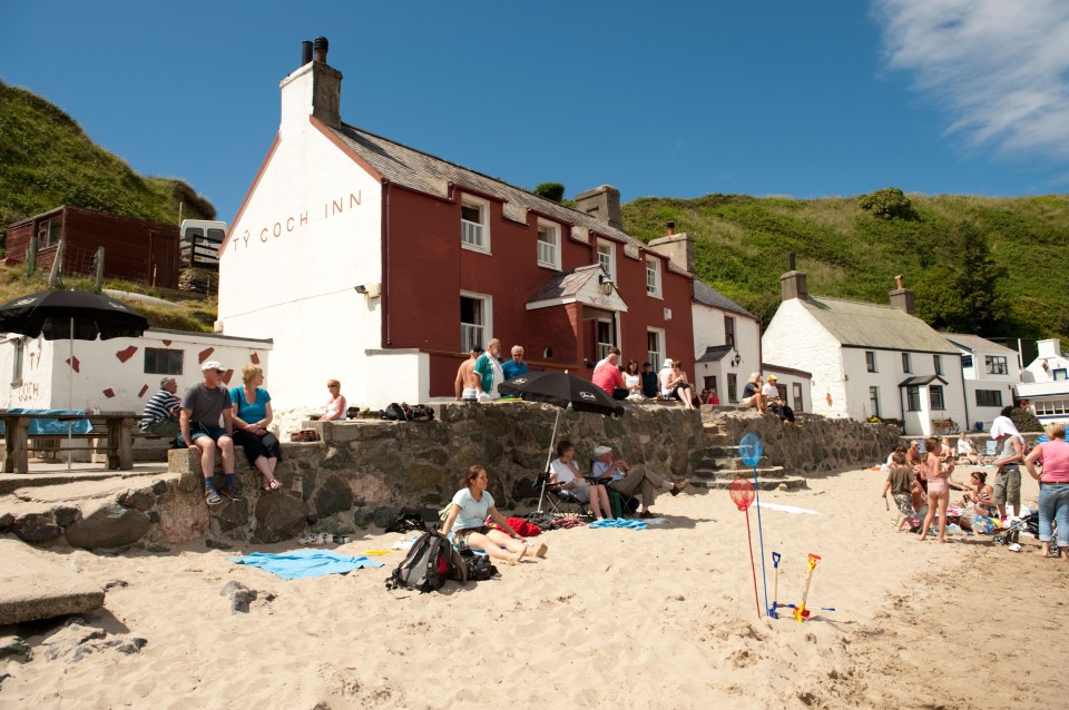 There is both indoor and outdoor seating at the pub, which can only be reached on foot