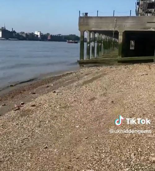 It has a hangman's noose on a beach area out the back of the pub