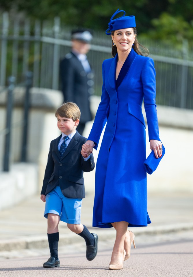 She confidently walked side by side with youngest son Louis ahead of the service