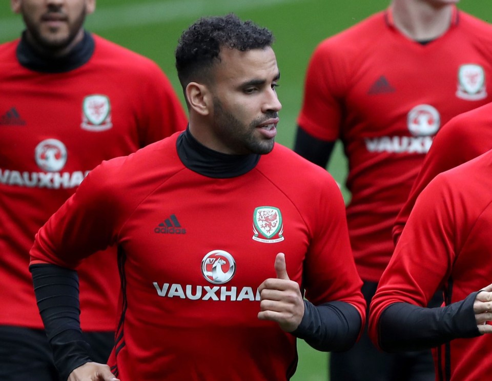 Hal Robson-Kanu wants to play for Wrexham... and will donate his wages to charity