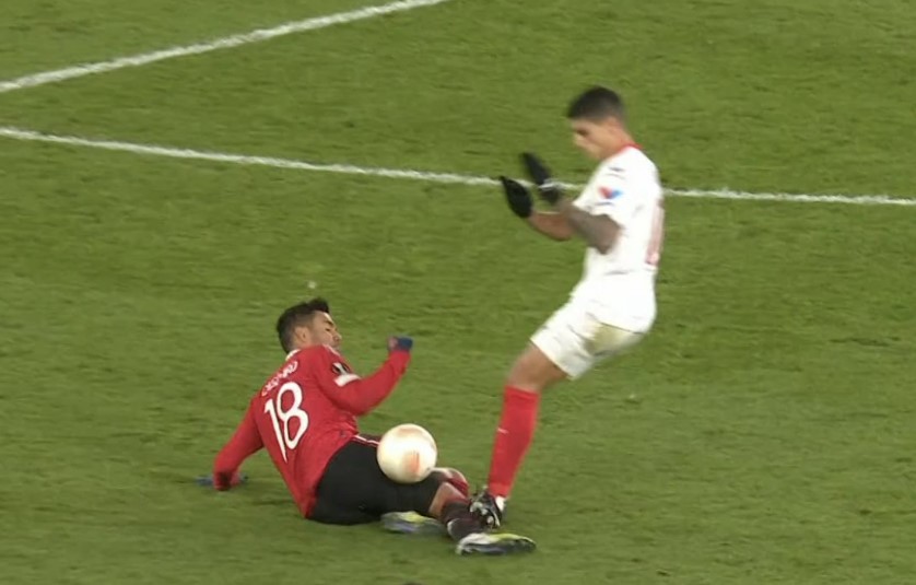 Erik Lamela was lucky to escape a red card for an apparent stamp on Casemiro