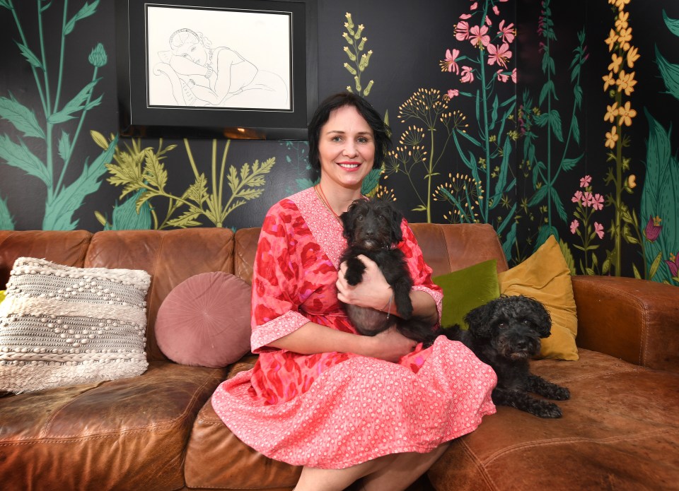 Karolina Pachniewicz. 43, transformed her 'boring' home using bargain furniture from Facebook