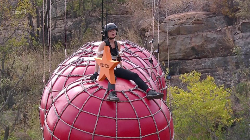 Helen looked terrified in the Newton's Cradle challenge