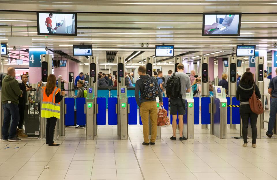 The eGates fail left passengers in lengthy queues at Gatwick Airport this morning